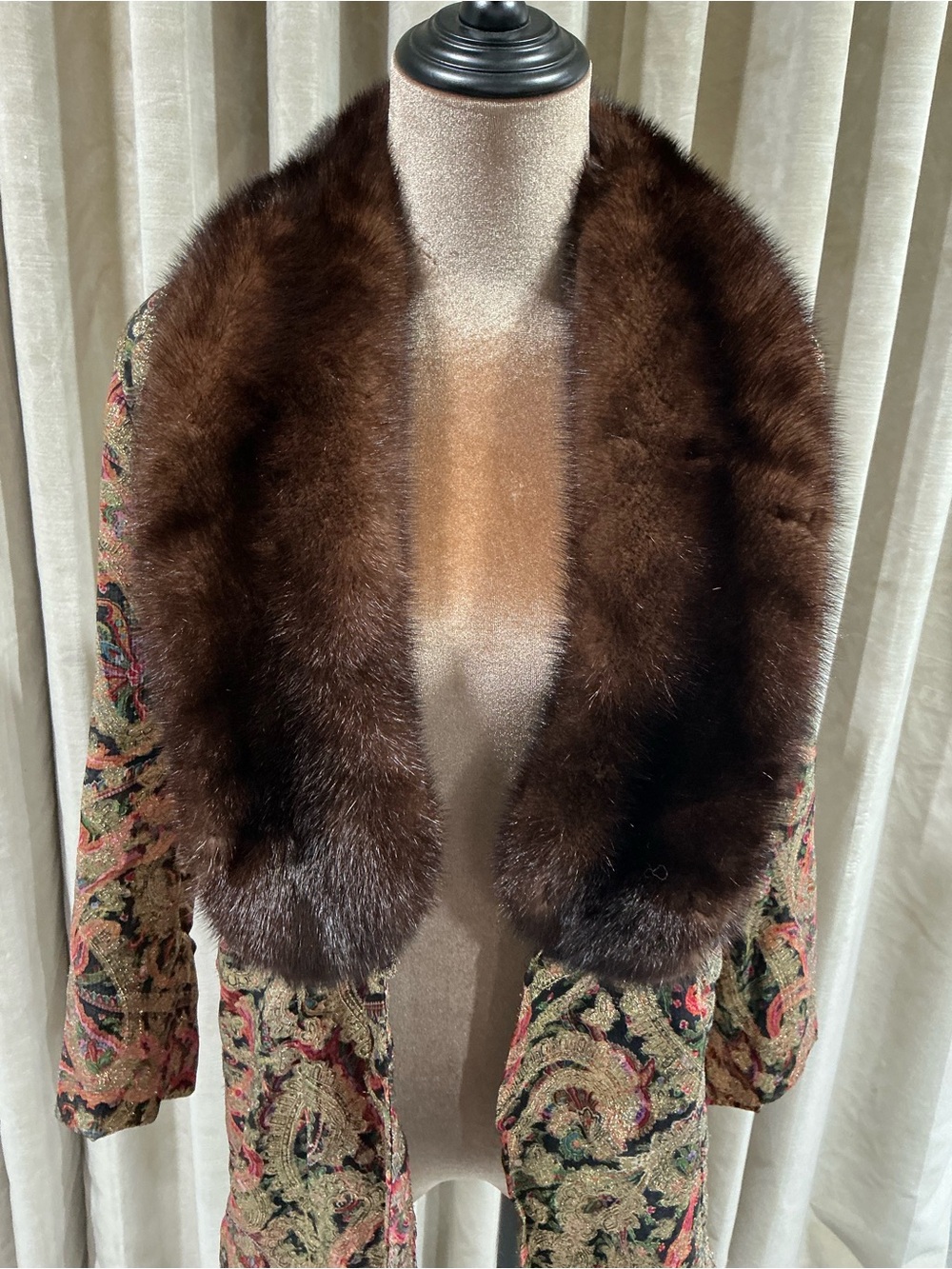 Women's Paisley Brocade Coat with Brown Fur Trim - Picture 7 of 11